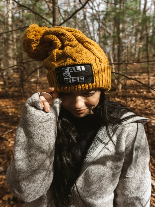 FALL AND RISE BLOCK Twist Cuffed Beanie (Camel)